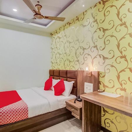 Oyo 42009 Hotel A One Suite Bombaj Zewnętrze zdjęcie